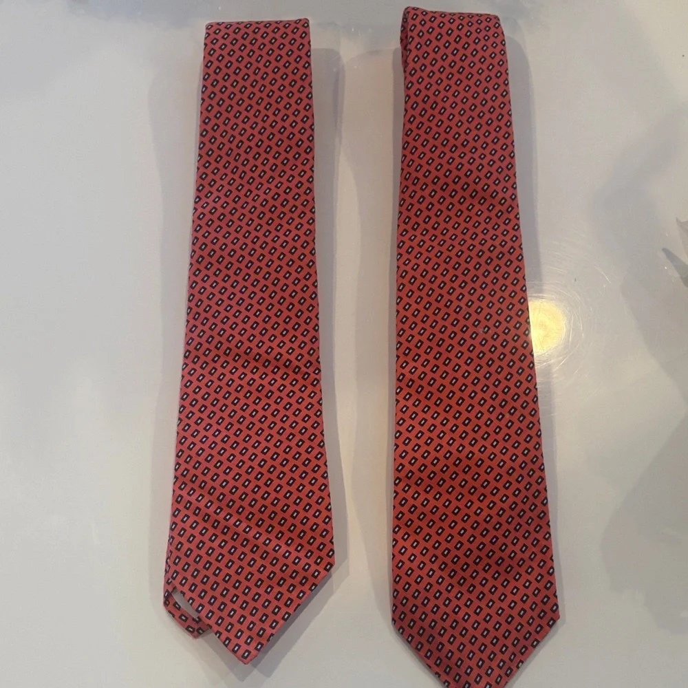 Elegant Pink Patterned Tie